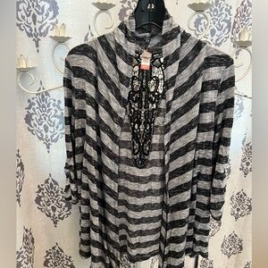 Adorable Striped Gray & Black wrap/sweater